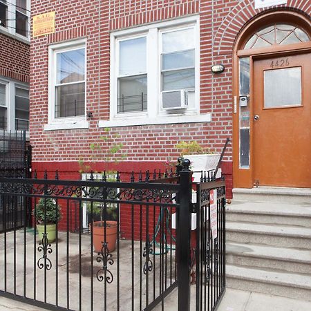Studio, One And Two Bedroom Apartments - Bronx New York Exteriér fotografie